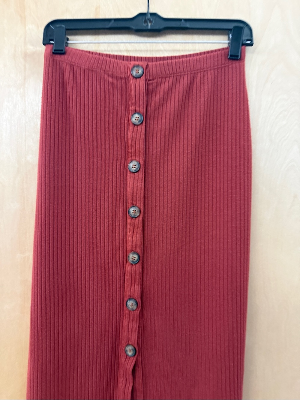 Reformation Jeans Rosie Ribbed Button-Front Midi Skirt - Rust / Size M - Picture 5 of 10